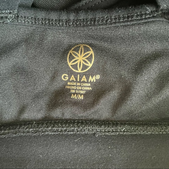 Gaiam Yoga Sports Bra- Size Medium - Picture 4 of 4